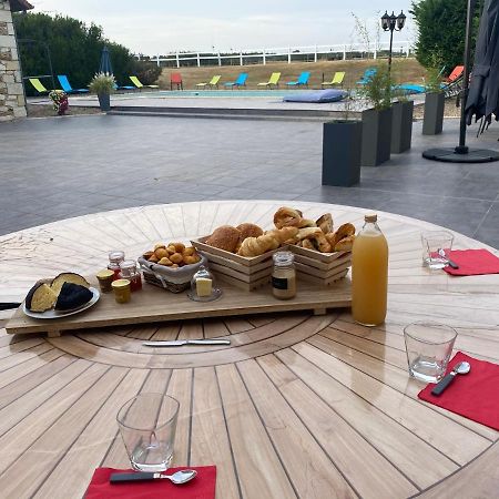 Kourline Villalunoterie Futuroscope Piscine spa Oyre Esterno foto