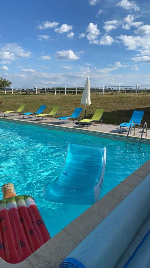 Kourline Villalunoterie Futuroscope Piscine spa Oyre Esterno foto