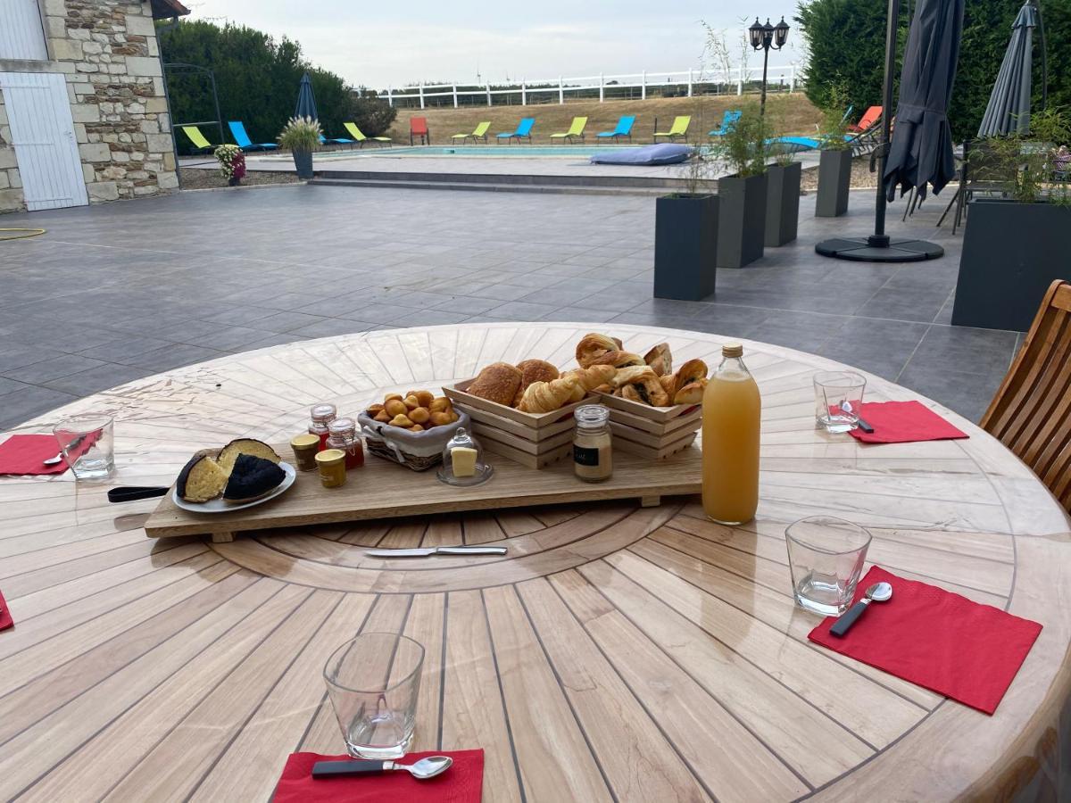 Kourline Villalunoterie Futuroscope Piscine spa Oyre Esterno foto